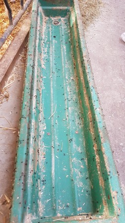 Futterreste im Trog